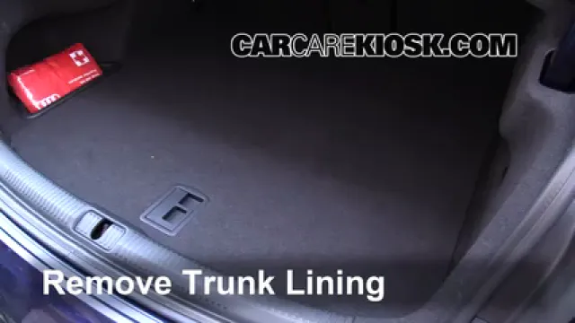 2017 Audi S3 Premium Plus 2.0L 4 Cyl. Turbo Pneus et roues Changer un pneu crevé